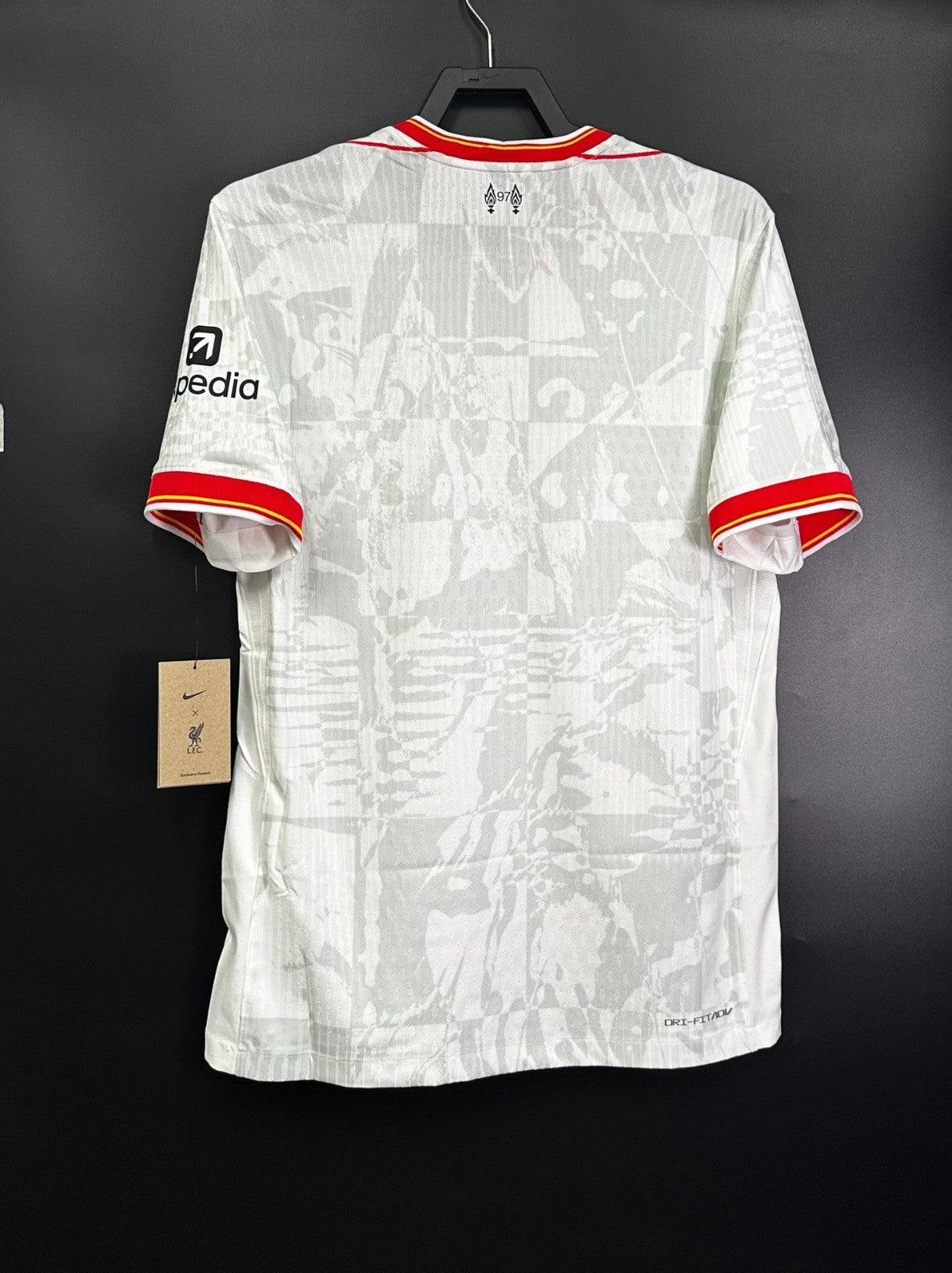 Tercera equipación Liverpool 24/25