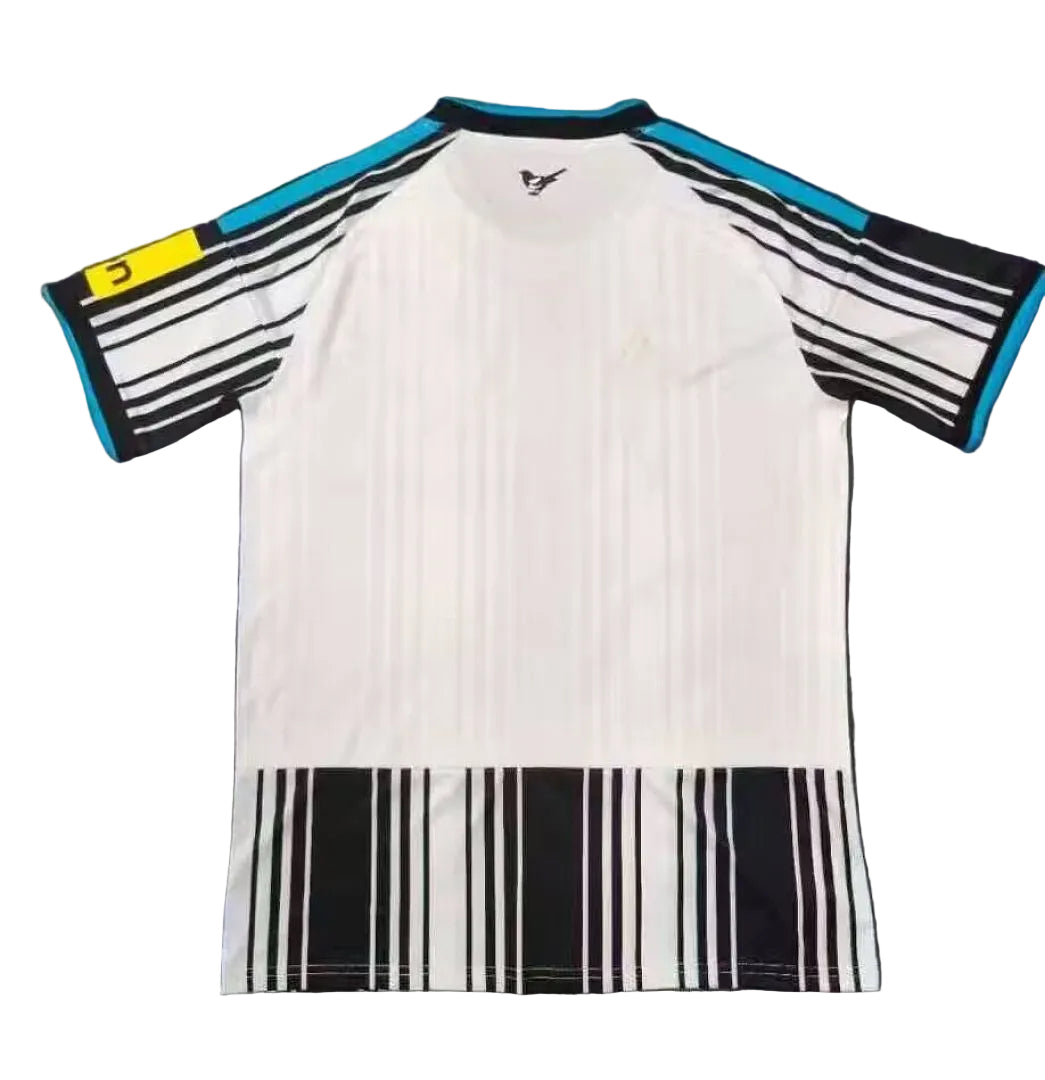 Primera equipación Newcastle 26/27